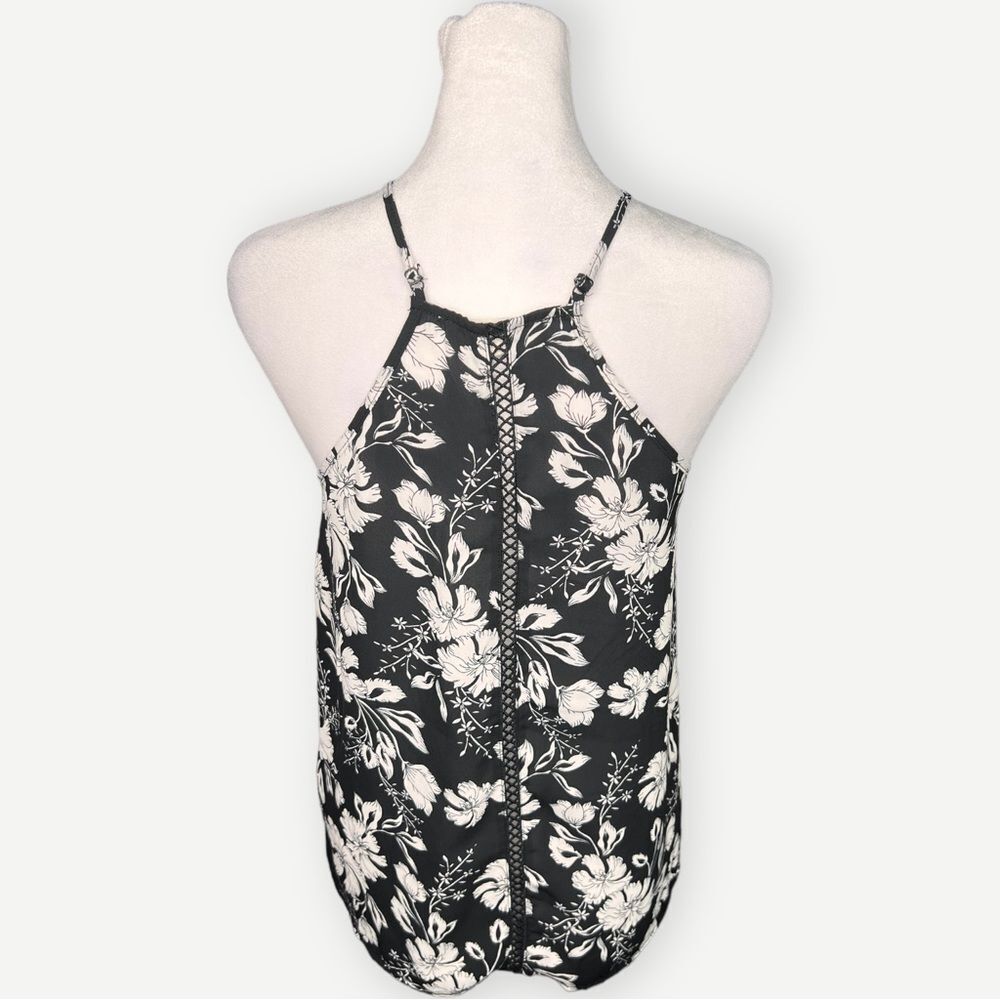 Pink Rose Flowy Black & White Floral Sleeveless Blouse. Top. Small. - Picture 3 of 7